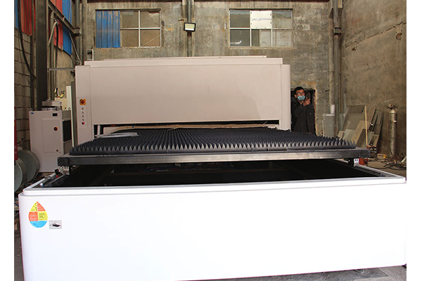 夏季到了，平時(shí)要維護(hù)好濟(jì)南激光切割加工機(jī)