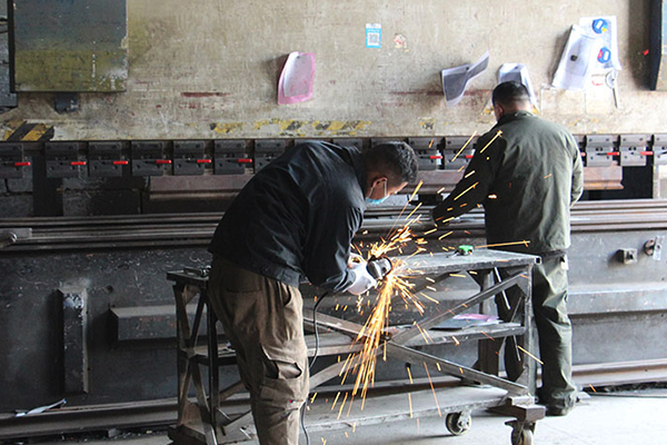 激光切割加工設(shè)備 激光切割加工設(shè)備