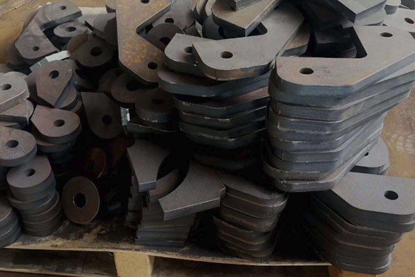 利用山東激光切割加工技術(shù)切割中，選擇穿刺點(diǎn)很重要